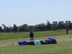 Robyn_skydive_Landing